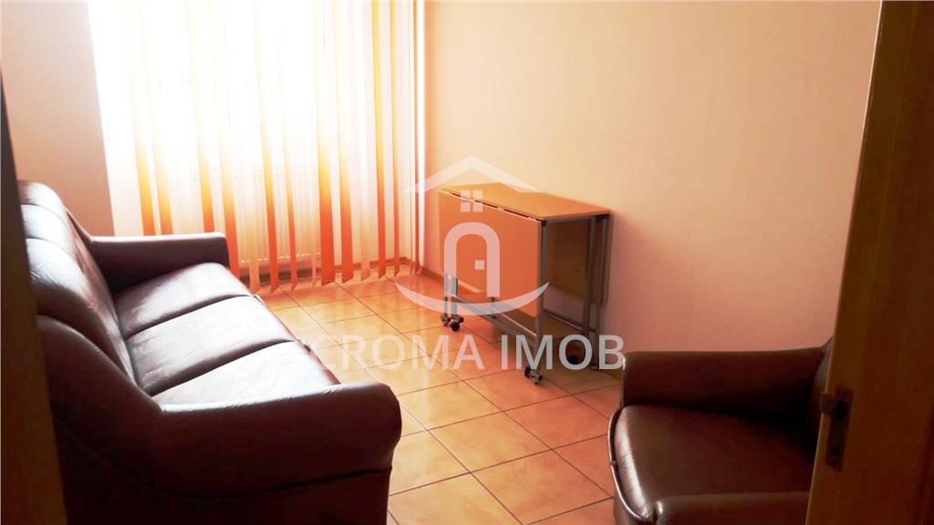 Croma Imob - Inchiriere apartament 3 camere zona Ultracentral