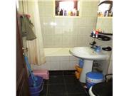 vanzare apartament 4 camere zona Bariera Bucov