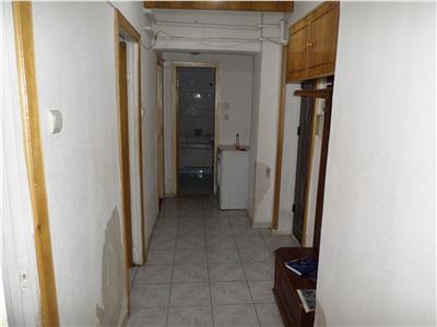 Vanzare apartament 2 camere, zona Republicii