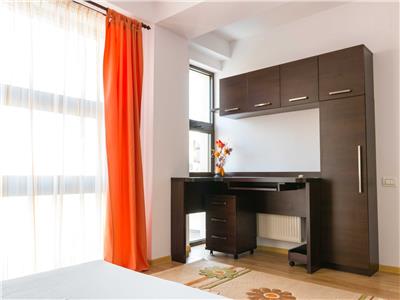 Cromaimob - Inchiriere apartament 3 camere, in Ploiesti, lux, zona Ultracentral