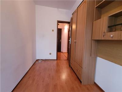 Vanzare apartament 3 camere spatios in Ploiesti, zona centrala, priveliste excelenta