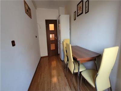 Vanzare apartament 3 camere spatios in Ploiesti, zona centrala, priveliste excelenta