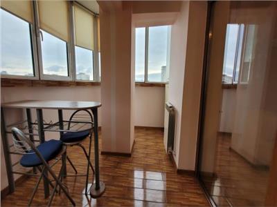 Vanzare apartament 3 camere spatios in Ploiesti, zona centrala, priveliste excelenta