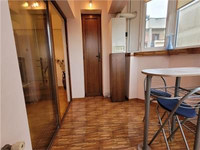 Vanzare apartament 3 camere spatios in Ploiesti, zona centrala, priveliste excelenta