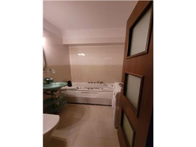 Vanzare apartament 3 camere spatios in Ploiesti, zona centrala, priveliste excelenta
