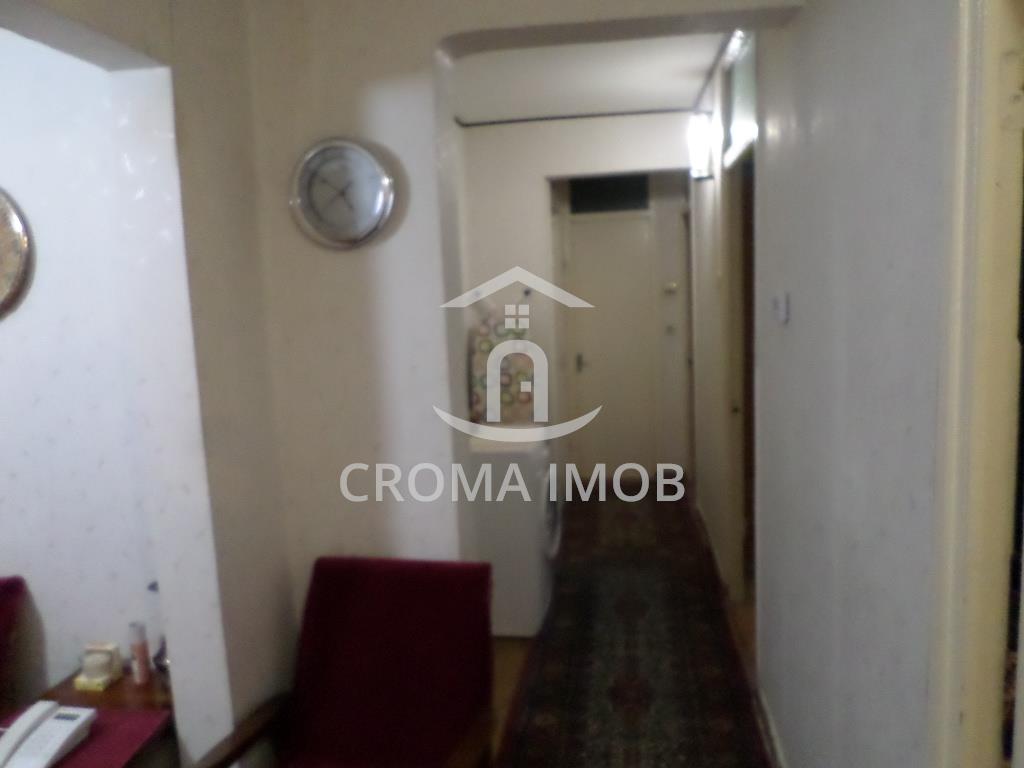 Vanzare Apartament 3 camere in Ploiesti, zona 9 Mai