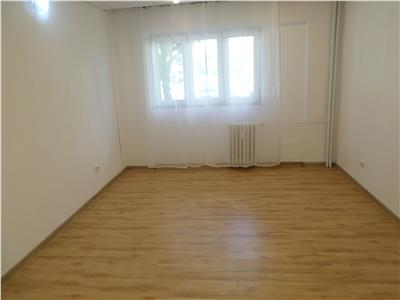 Inchiriere apartament spatios 4 camere Republicii