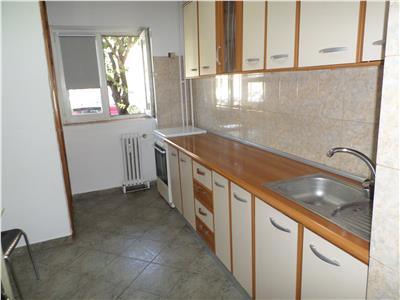 Inchiriere apartament spatios 4 camere Republicii