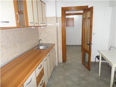 Inchiriere apartament spatios 4 camere Republicii