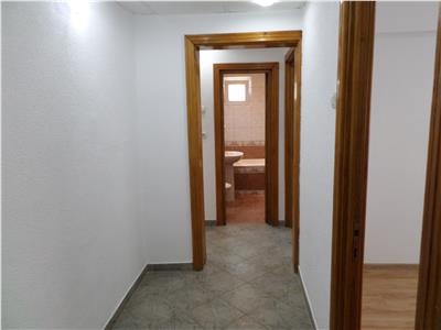 Inchiriere apartament spatios 4 camere Republicii