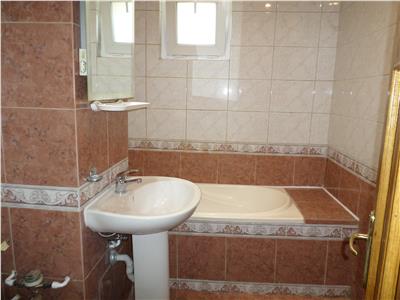 Inchiriere apartament spatios 4 camere Republicii