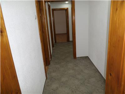 Inchiriere apartament spatios 4 camere Republicii