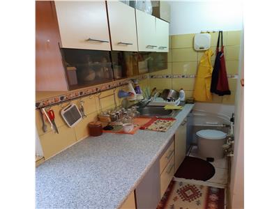 Vanzare apartament 3 camere Su 70 mp Piata  9 Mai