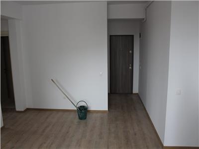 Vanzare apartament spatios 3 camere bloc nou