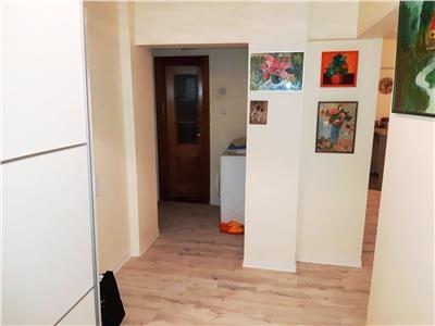 Vanzare apartament 3 camere in Ploiesti, zona Vest