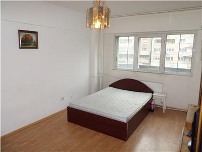 Vanzare apartament 2 camere, zona Republicii