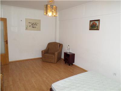 Vanzare apartament 2 camere, zona Republicii