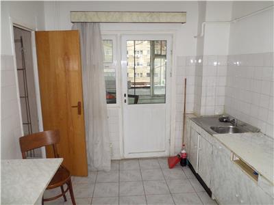 Vanzare apartament 2 camere, zona Republicii