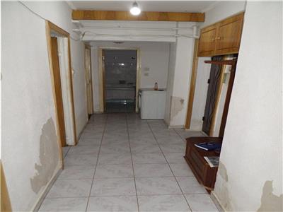 Vanzare apartament 2 camere, zona Republicii