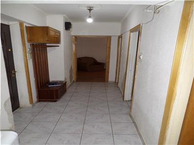 Vanzare apartament 2 camere, zona Republicii