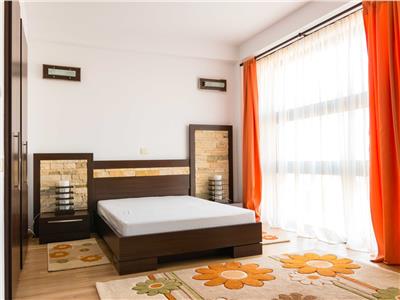 Cromaimob - Inchiriere apartament 3 camere, in Ploiesti, lux, zona Ultracentral