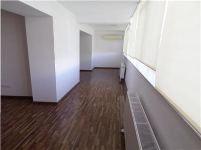Croma Imob vanzare apartament 3 camere, bloc nou, zona 9 Mai