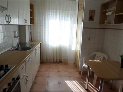 De inchiriat apartament 3 camere Ploiesti, zona Central