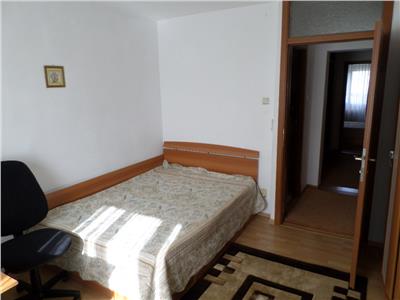 De inchiriat apartament 3 camere Ploiesti, zona Central