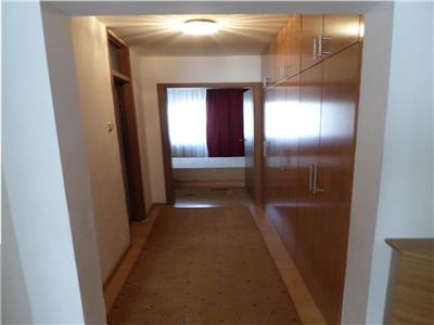 De inchiriat apartament 3 camere Ploiesti, zona Central