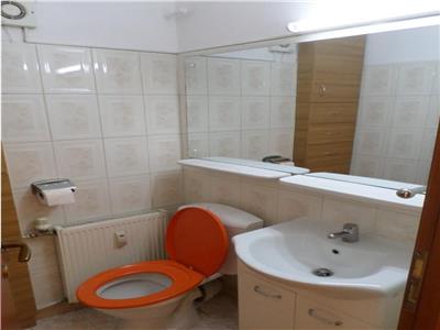 De inchiriat apartament 3 camere Ploiesti, zona Central