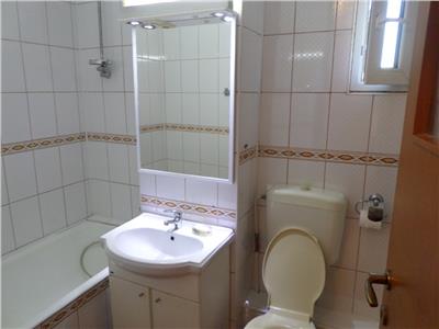 De inchiriat apartament 3 camere Ploiesti, zona Central