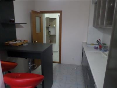 Inchiriere apartament 3 camere in Ploiestii zona Republicii