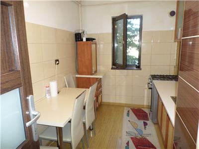 Vanzare apartament 3 camere, zona Vest