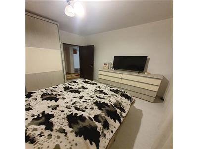 Vanzare apartament 3 camere, zona Vest