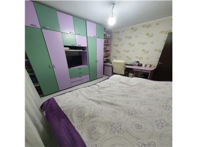 Vanzare apartament 3 camere, zona Vest