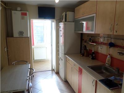 Inchiriere apartament 3 camere in Ploiesti, zona Mihai Bravu