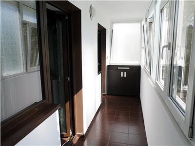 Inchiriere apartament 3 camere, Ploiesti, zona Malu Rosu