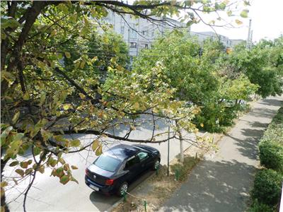 Inchiriere apartament 3 camere, Ploiesti, zona Malu Rosu