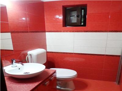 Inchiriere apartament 3 camere, Ploiesti, zona Malu Rosu