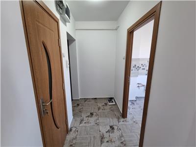 Vanzare apartament 2 camere, renovat, semidecomandat, Ploiesti, zona Nord