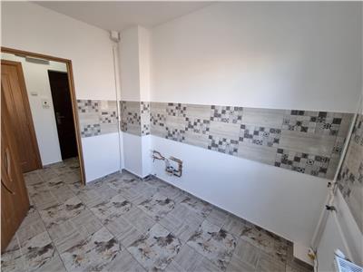 Vanzare apartament 2 camere, renovat, semidecomandat, Ploiesti, zona Nord