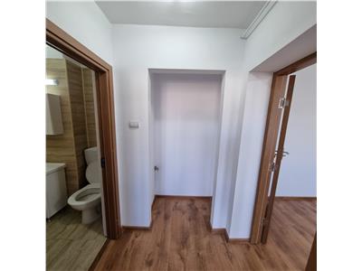 Vanzare apartament 2 camere, renovat, semidecomandat, Ploiesti, zona Nord