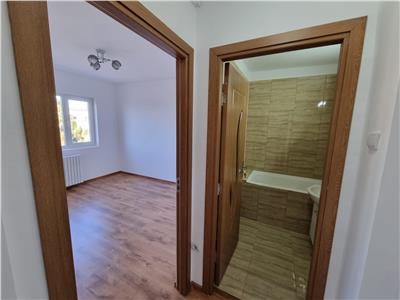 Vanzare apartament 2 camere, renovat, semidecomandat, Ploiesti, zona Nord