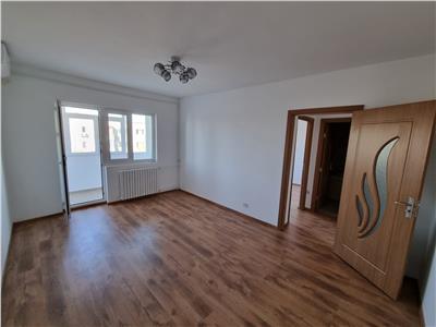 Vanzare apartament 2 camere, renovat, semidecomandat, Ploiesti, zona Nord