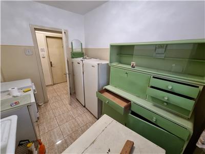 Vanzare apartament 2 camere, Ploiesti str Democratiei