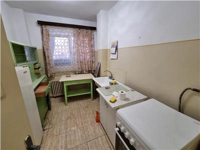 Vanzare apartament 2 camere, Ploiesti str Democratiei