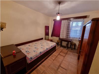 Vanzare apartament 2 camere, Ploiesti str Democratiei