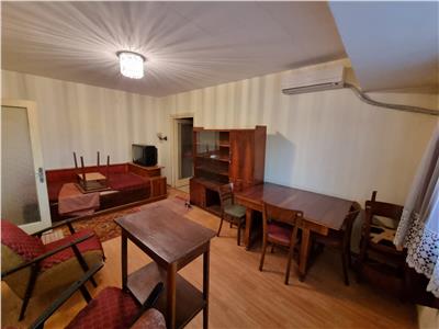 Vanzare apartament 2 camere, Ploiesti str Democratiei