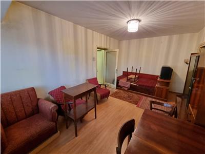 Vanzare apartament 2 camere, Ploiesti str Democratiei