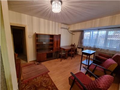 Vanzare apartament 2 camere, Ploiesti str Democratiei